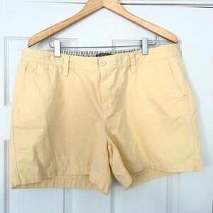 Natural Reflections Light Yellow Shorts Size 18